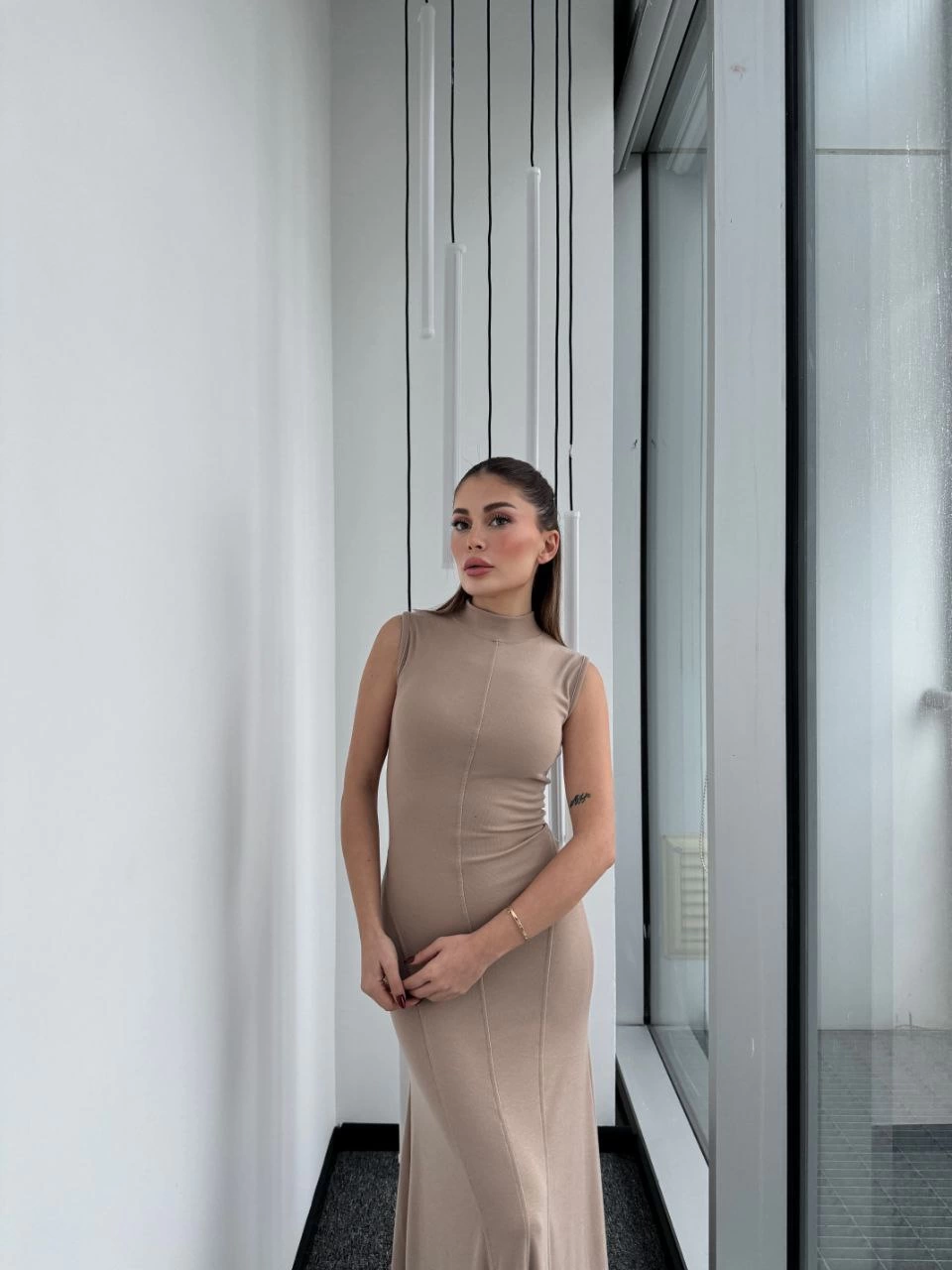 Luviroli Kolsuz Yarım Bogazlı Uzun Elbise- Bej