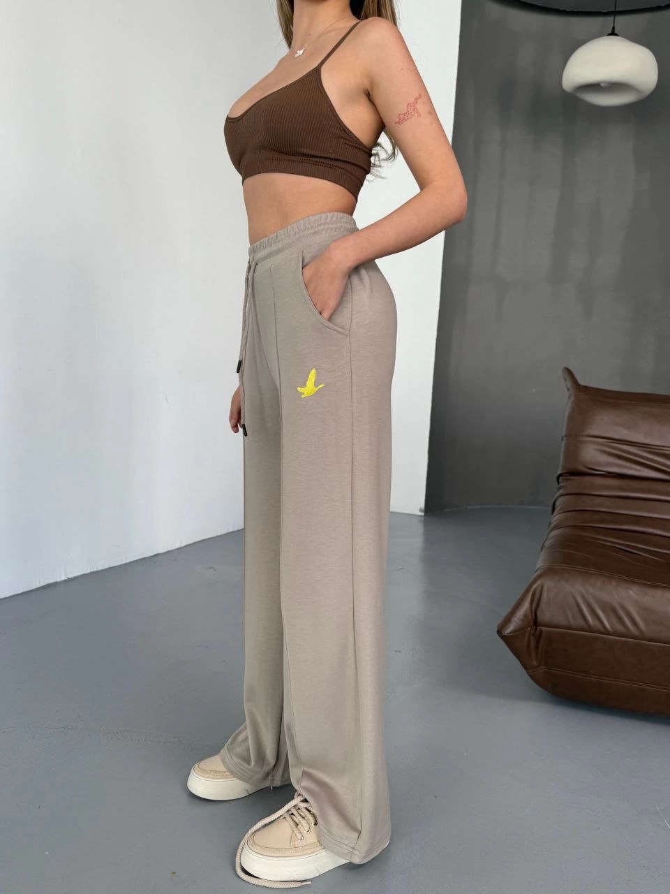 Luviroli Osy Modal Yumuşak Dokulu Kumaş Nakış işlemeli Rahat Bol Paça Eşofman Pantalon - Bej