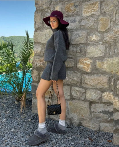 Triko Ikili Takim - Yarim Bogazli Kazak ve
Etek ipek Pike Design Kadin Takim