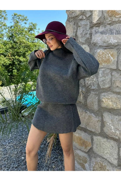 Triko Ikili Takim - Yarim Bogazli Kazak ve
Etek ipek Pike Design Kadin Takim