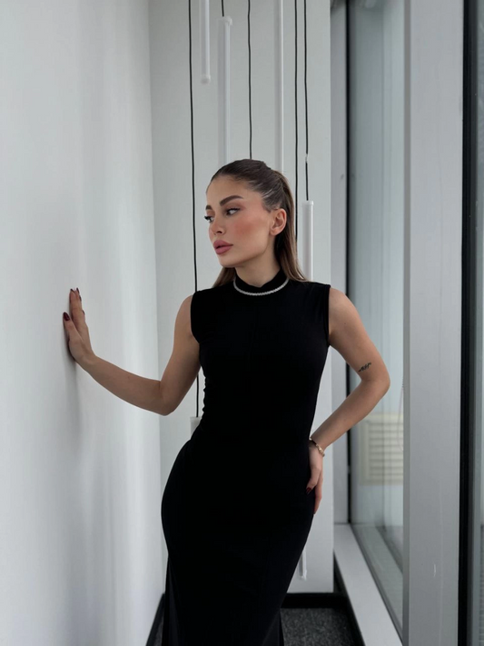 Luviroli Kolsuz Yarım Bogazlı Uzun Elbise- Siyah