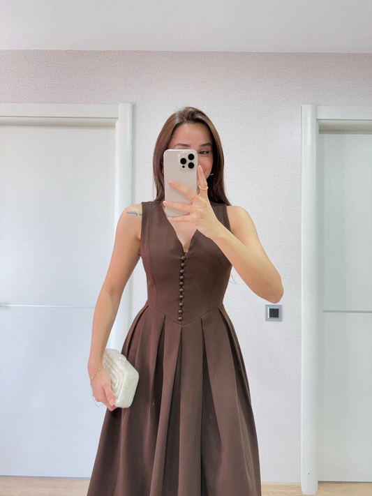 Luviroli V yaka Krep Arka Ön Pens Detaylı Uzun Kolsuz Elbise- Kahverengi